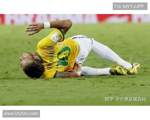 足球课后拉伸的重要性与正确方法解析助你提升运动表现与预防受伤